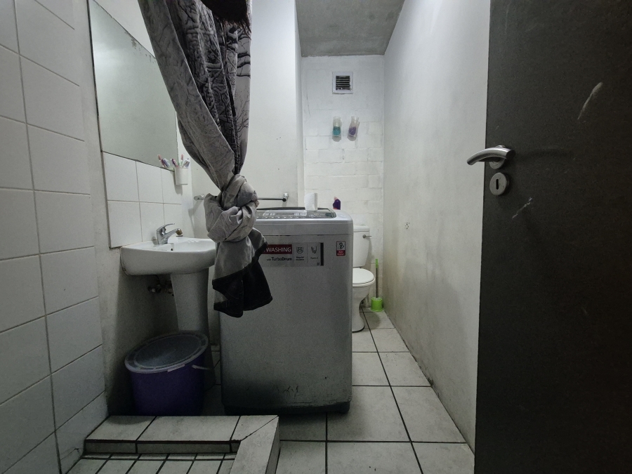 1 Bedroom Property for Sale in Wynberg Western Cape